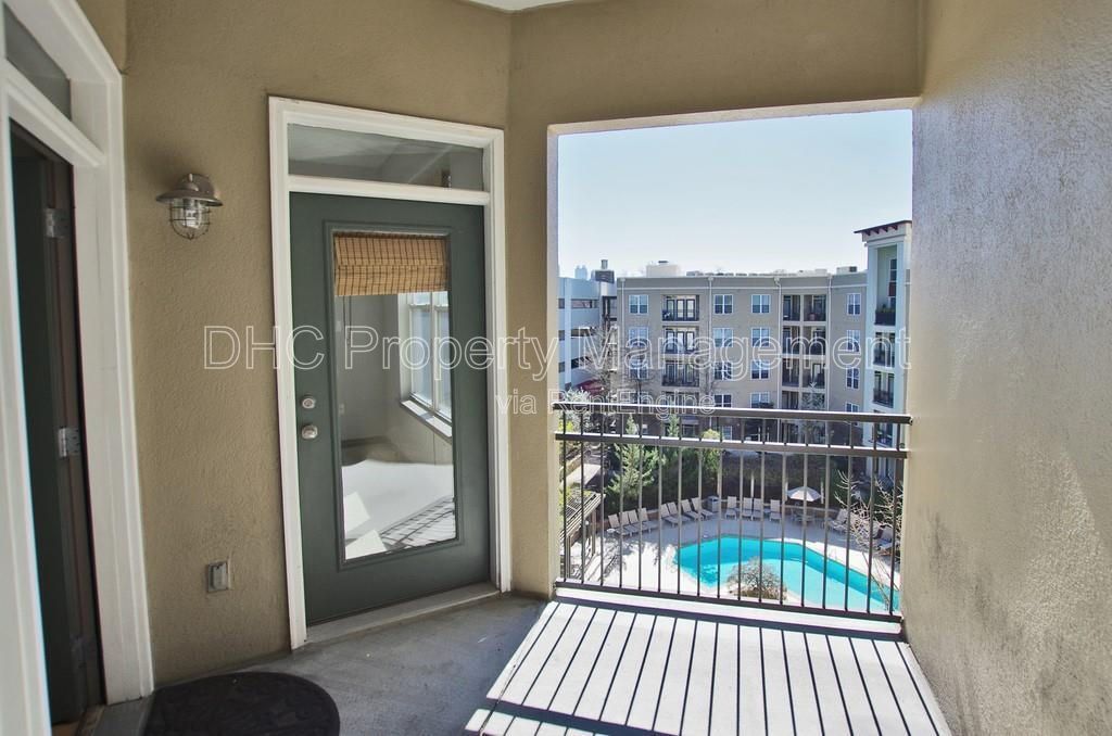 Modern 2-Bedroom Condo in Atlantic Station, Walkable Midtown Living property image