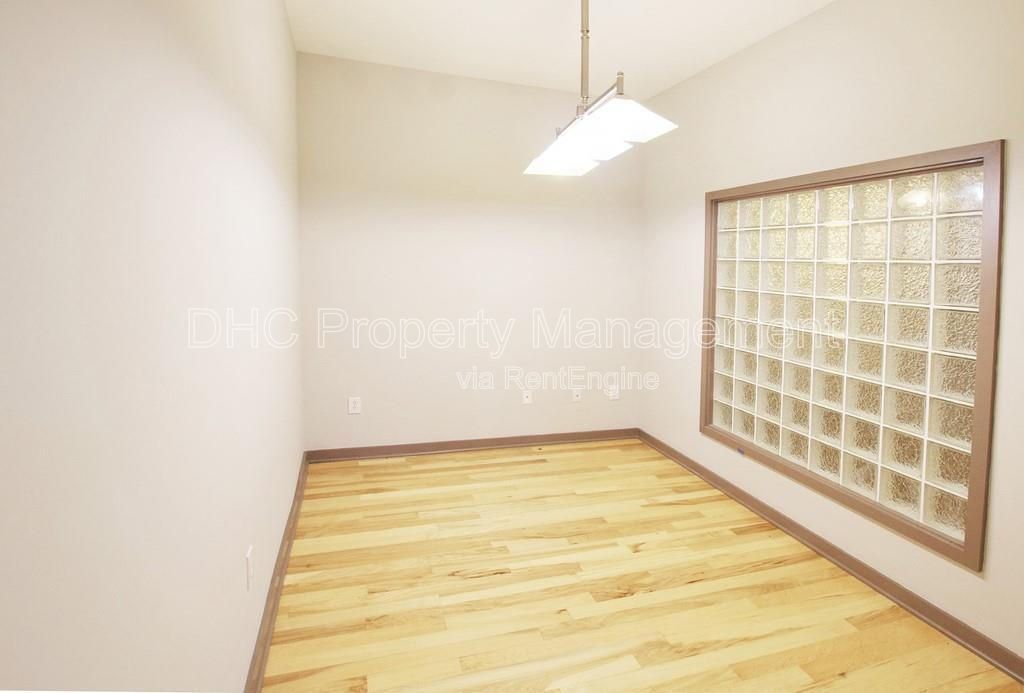 Modern 2-Bedroom Condo in Atlantic Station, Walkable Midtown Living property image