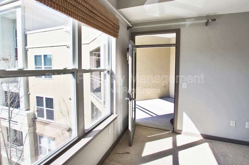 Modern 2-Bedroom Condo in Atlantic Station, Walkable Midtown Living property image