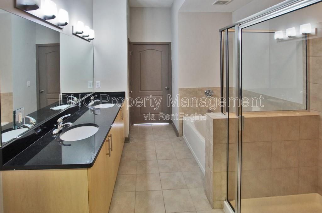 Modern 2-Bedroom Condo in Atlantic Station, Walkable Midtown Living property image