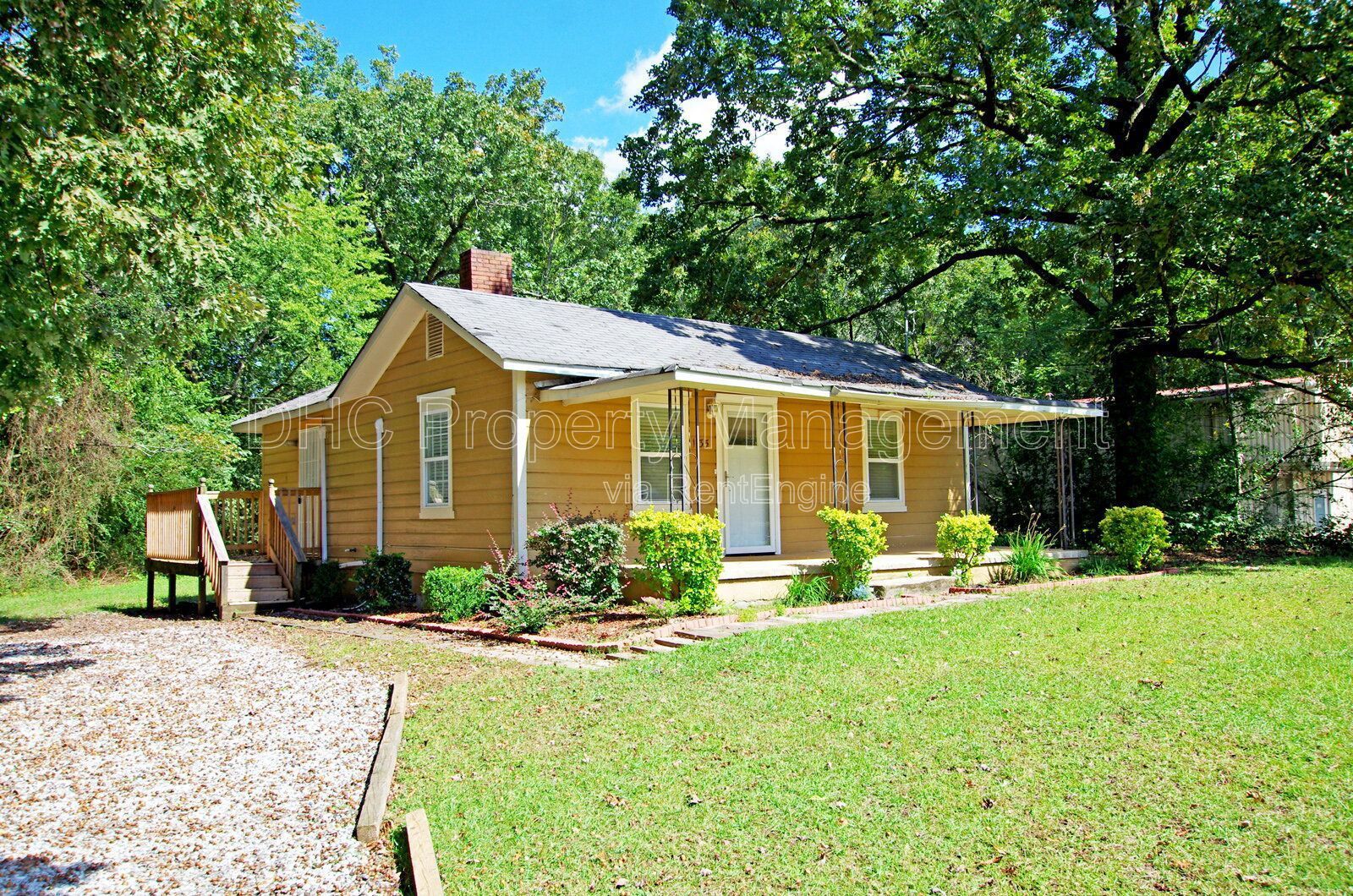 Charming 2-Bedroom Home in Riverdale, Convenient Location. property image