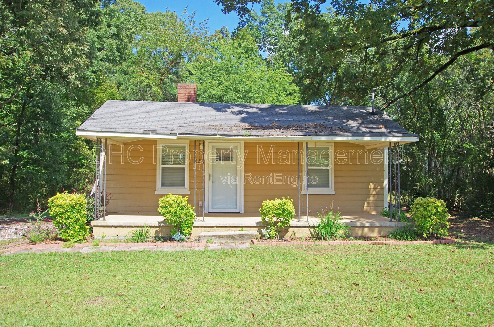 Charming 2-Bedroom Home in Riverdale, Convenient Location. property image