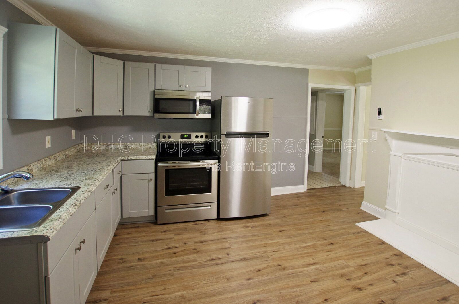 Charming 2-Bedroom Home in Riverdale, Convenient Location. property image