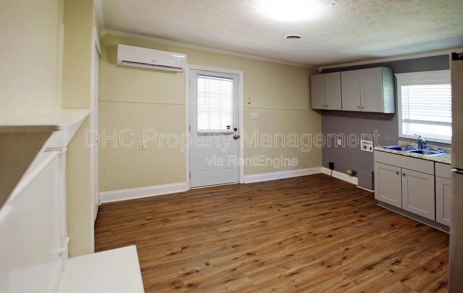 Charming 2-Bedroom Home in Riverdale, Convenient Location. property image