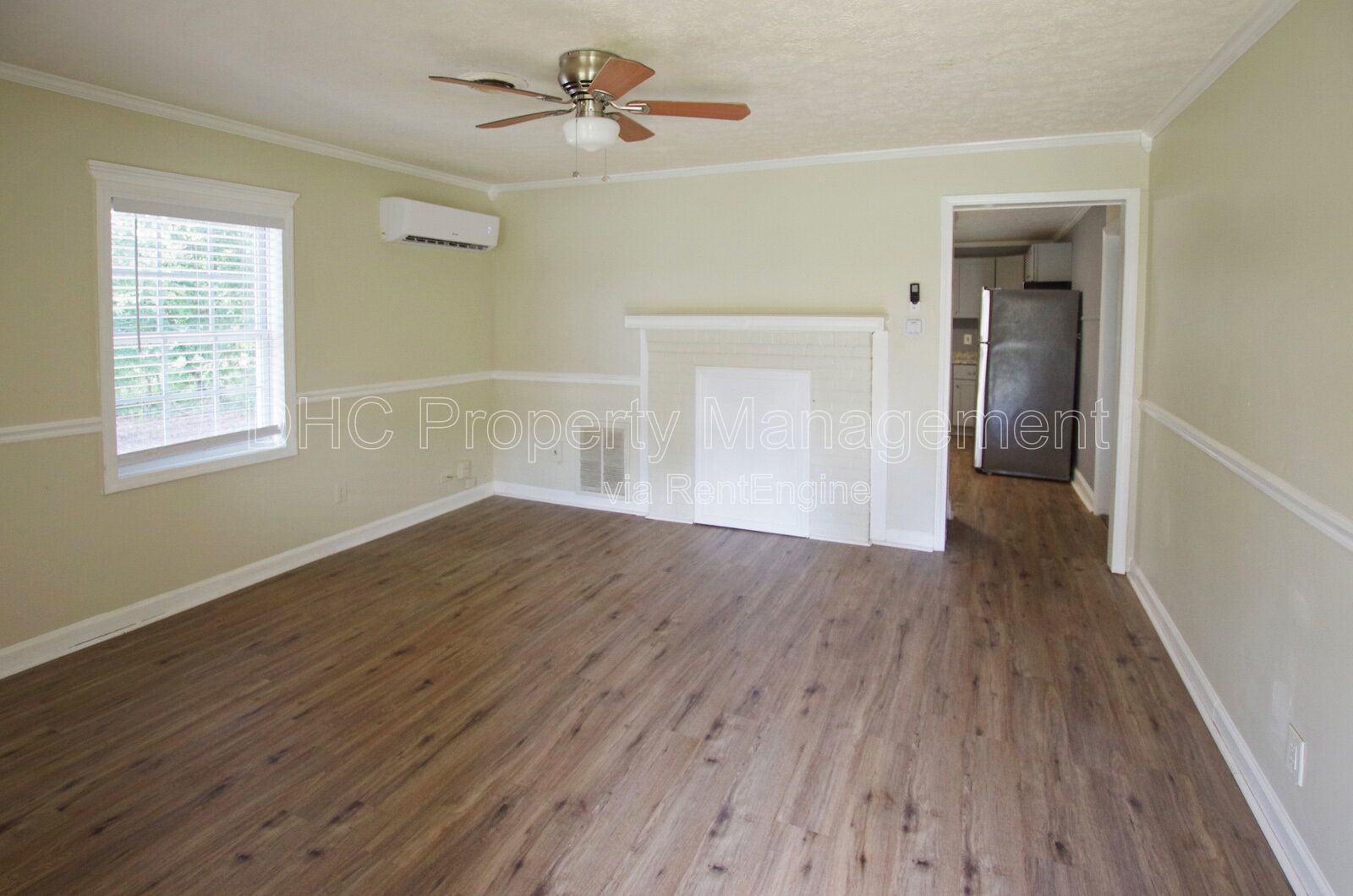 Charming 2-Bedroom Home in Riverdale, Convenient Location. property image