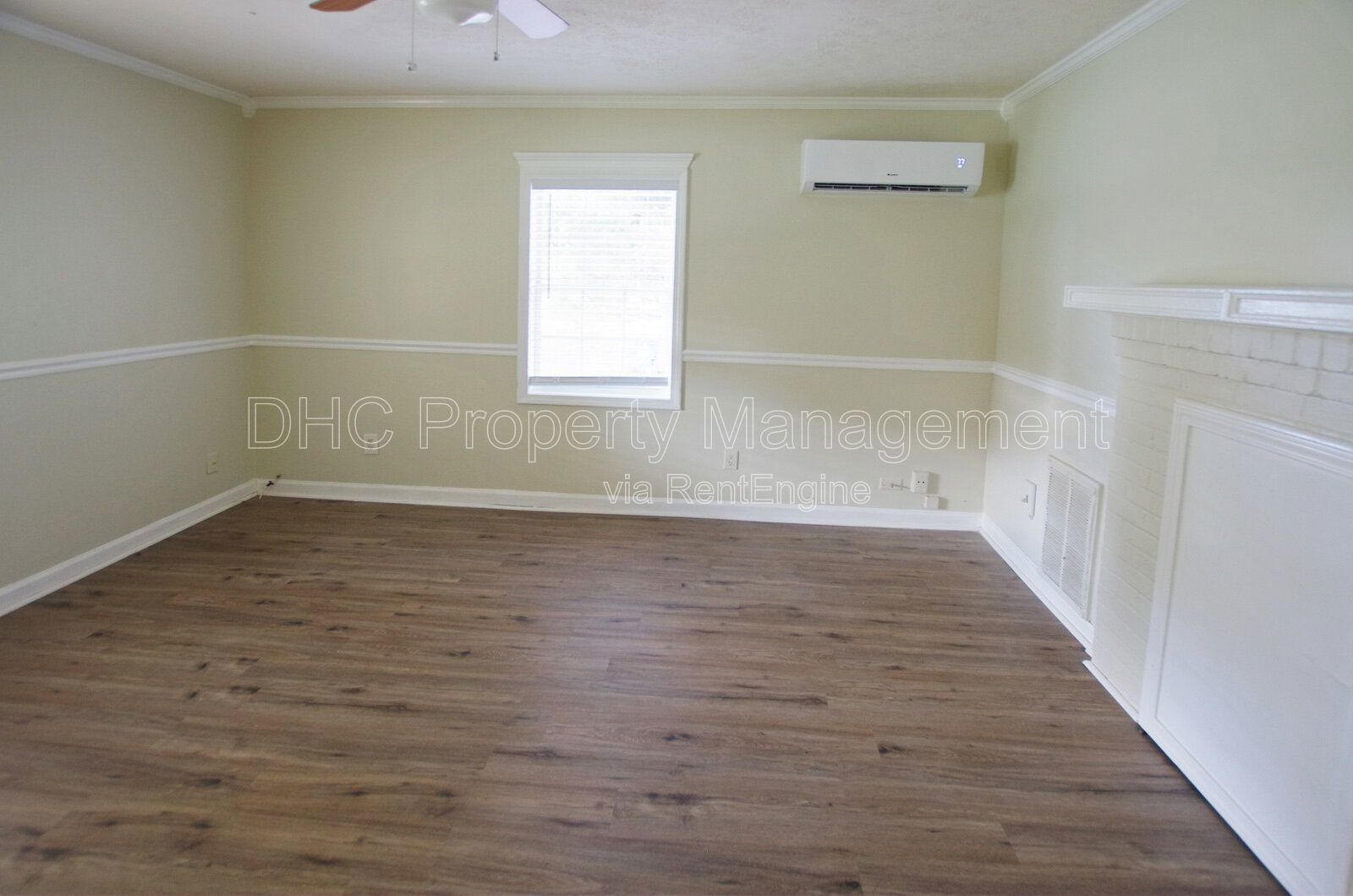 Charming 2-Bedroom Home in Riverdale, Convenient Location. property image