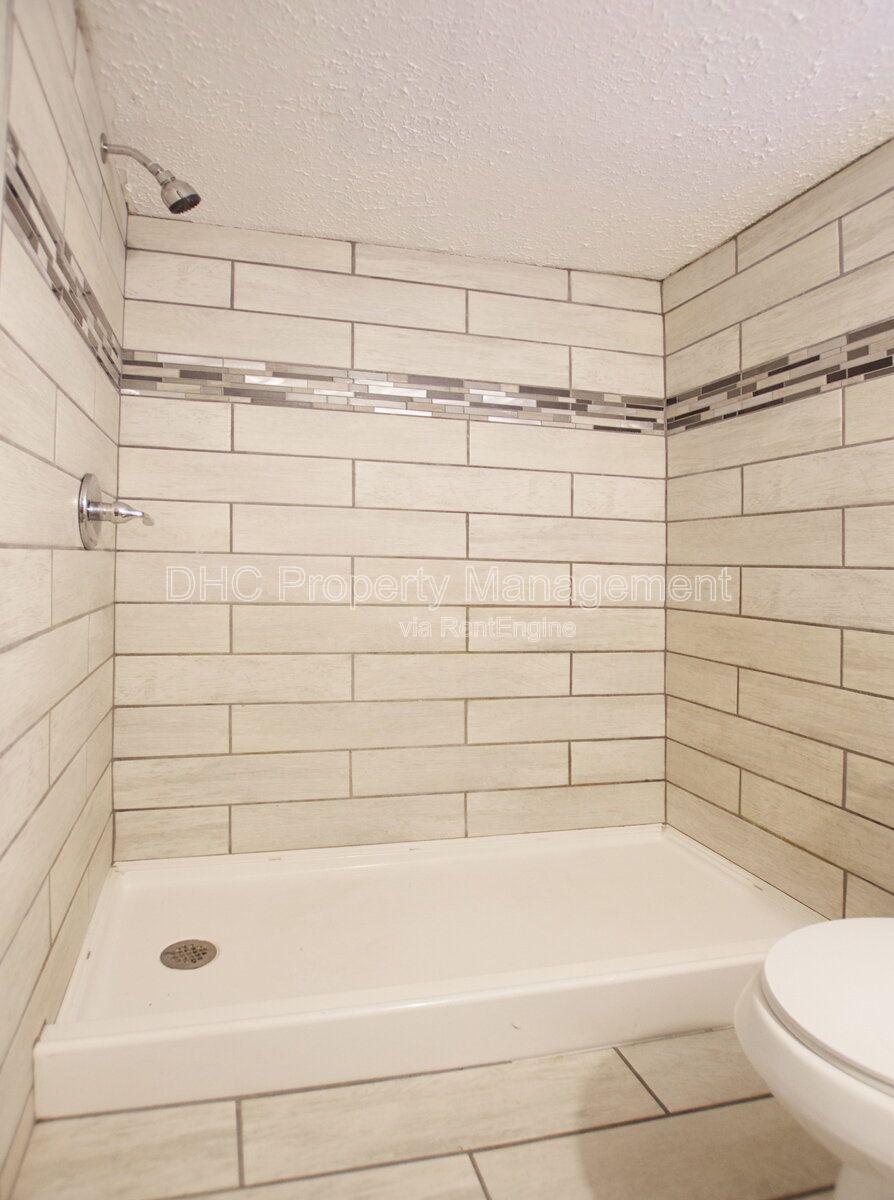 Charming 2-Bedroom Home in Riverdale, Convenient Location. property image