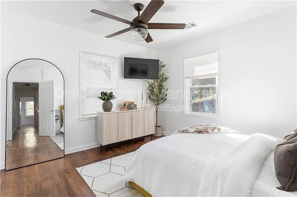 Charming and Cozy with Spacious Layout Home • Minutes to BeltLine & West End property image