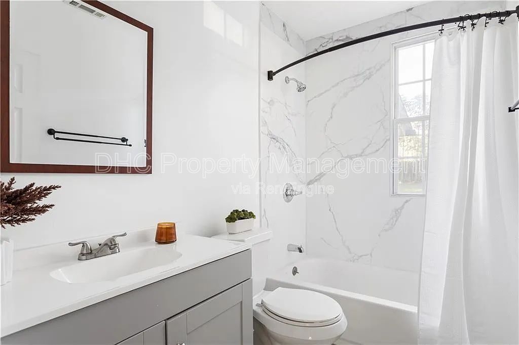 Charming and Cozy with Spacious Layout Home • Minutes to BeltLine & West End property image