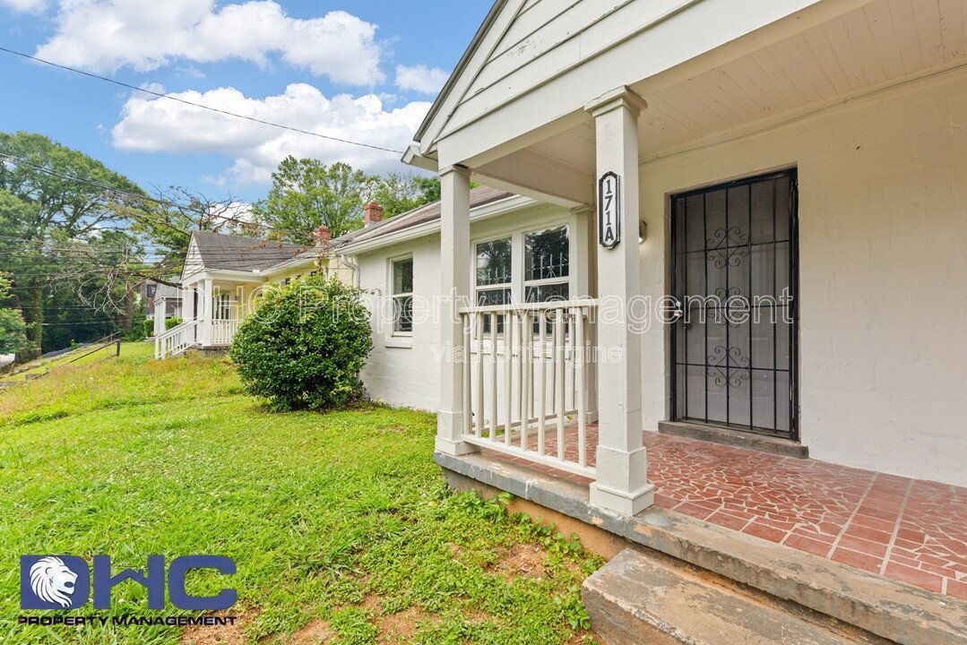 BeltLine Access Living — Modern 2BR in West End property image